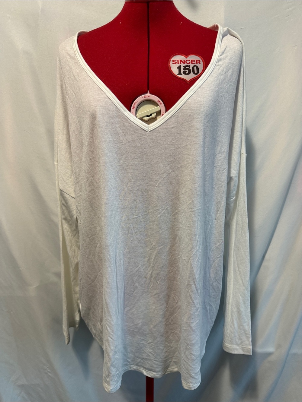Ava & Viv White V-Neck Long Sleeve Top